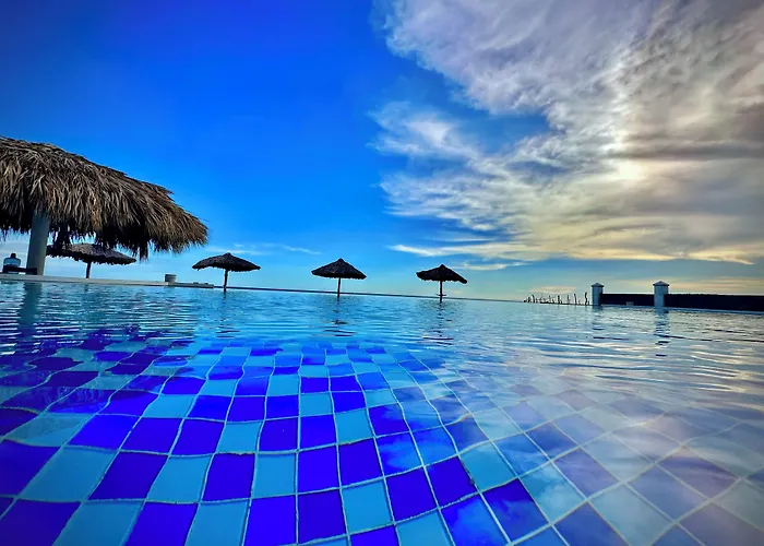 Hotel Tesoro Beach